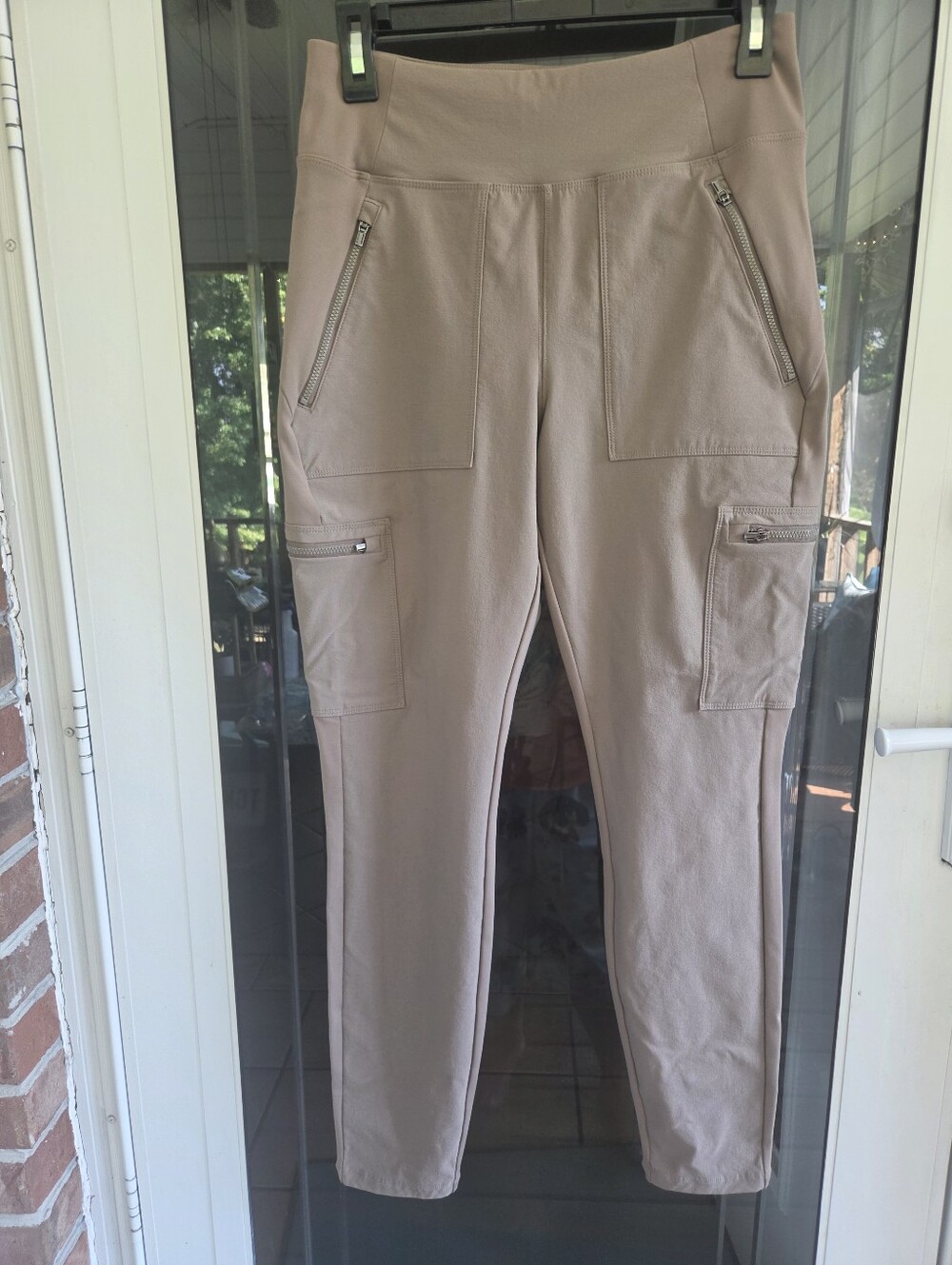 Athleta Highland High-Waist 6 Pocket Cargo Pants in Taupe. Sz 8